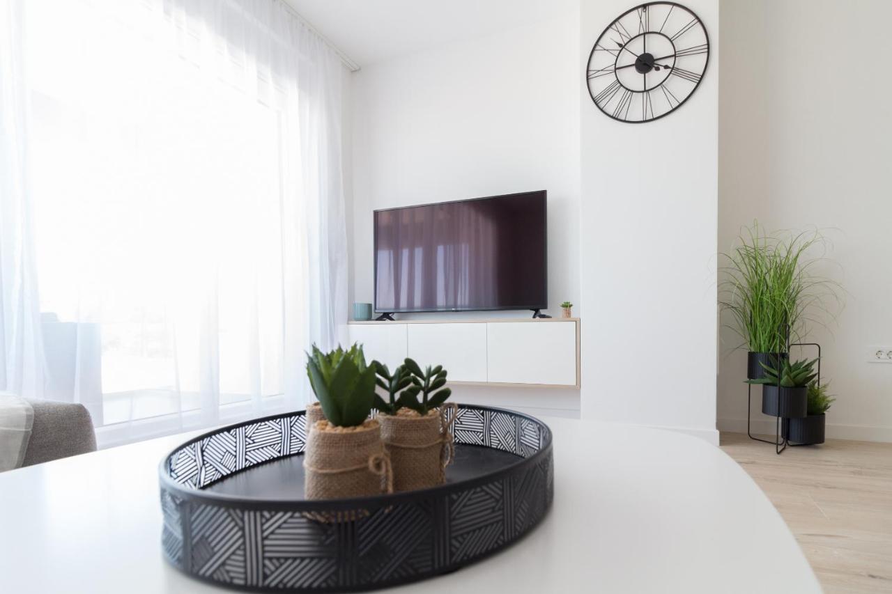 Luxury Beachfront Villa Crystal Aenona - By Ta Leut Agency Nin Eksteriør bilde