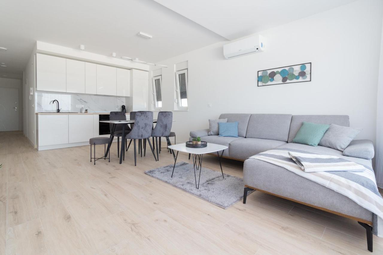 Luxury Beachfront Villa Crystal Aenona - By Ta Leut Agency Nin Eksteriør bilde