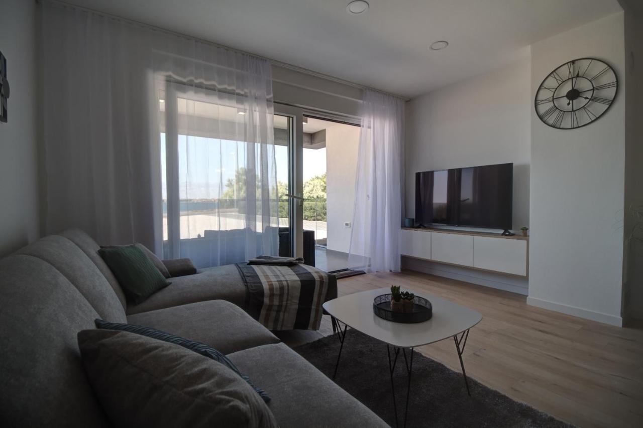 Luxury Beachfront Villa Crystal Aenona - By Ta Leut Agency Nin Eksteriør bilde