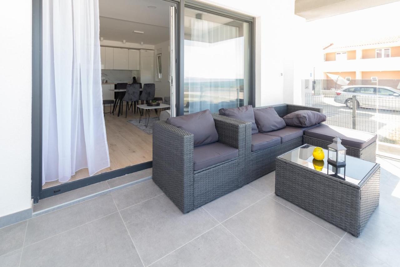 Luxury Beachfront Villa Crystal Aenona - By Ta Leut Agency Nin Eksteriør bilde